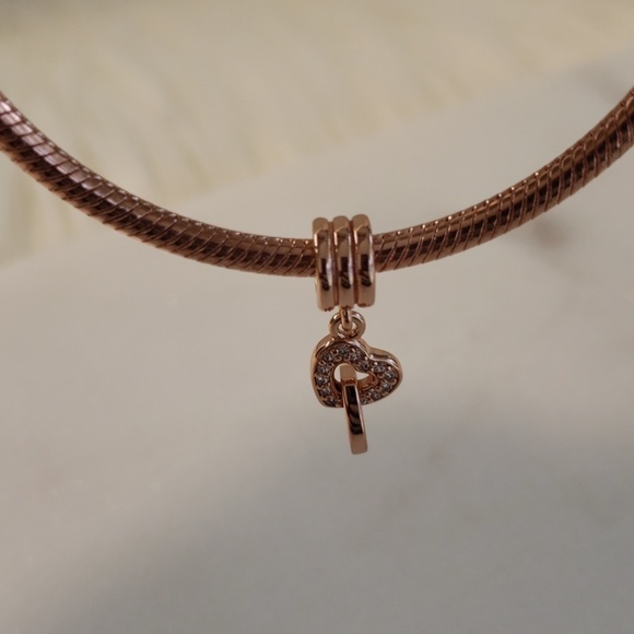 Interlocking Hearts Dangle Charm - Picture 3 of 4